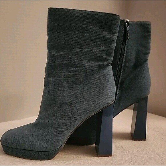 Cape Robbin Trudy Boot Size 8 1/2 Blue Denim Chunky Heel Mid-calf Square Toe Zip - Picture 1 of 13
